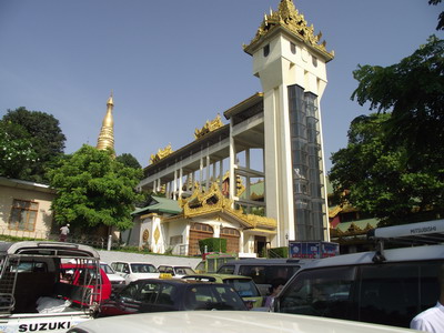 Entrance to Shwedogon