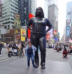statue